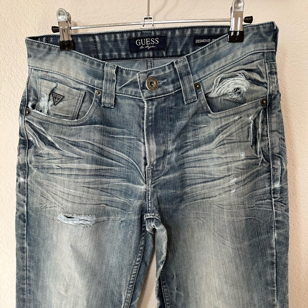Men’s jeans size 29 Guess brand, desmond relaxed straight w distressed denim